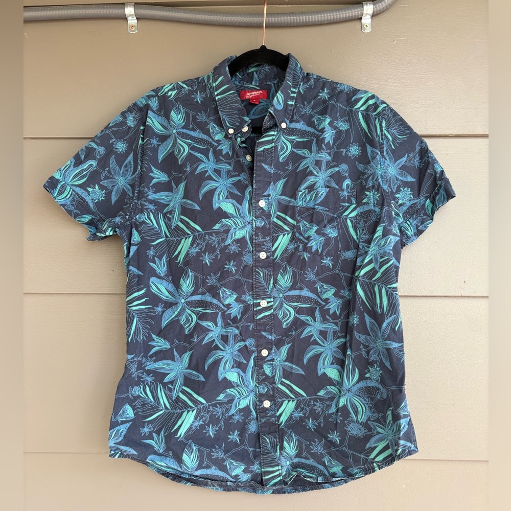 Arizona Jeans Company Black and Blue Hawaiian Short Sleeve Button Down Shirt